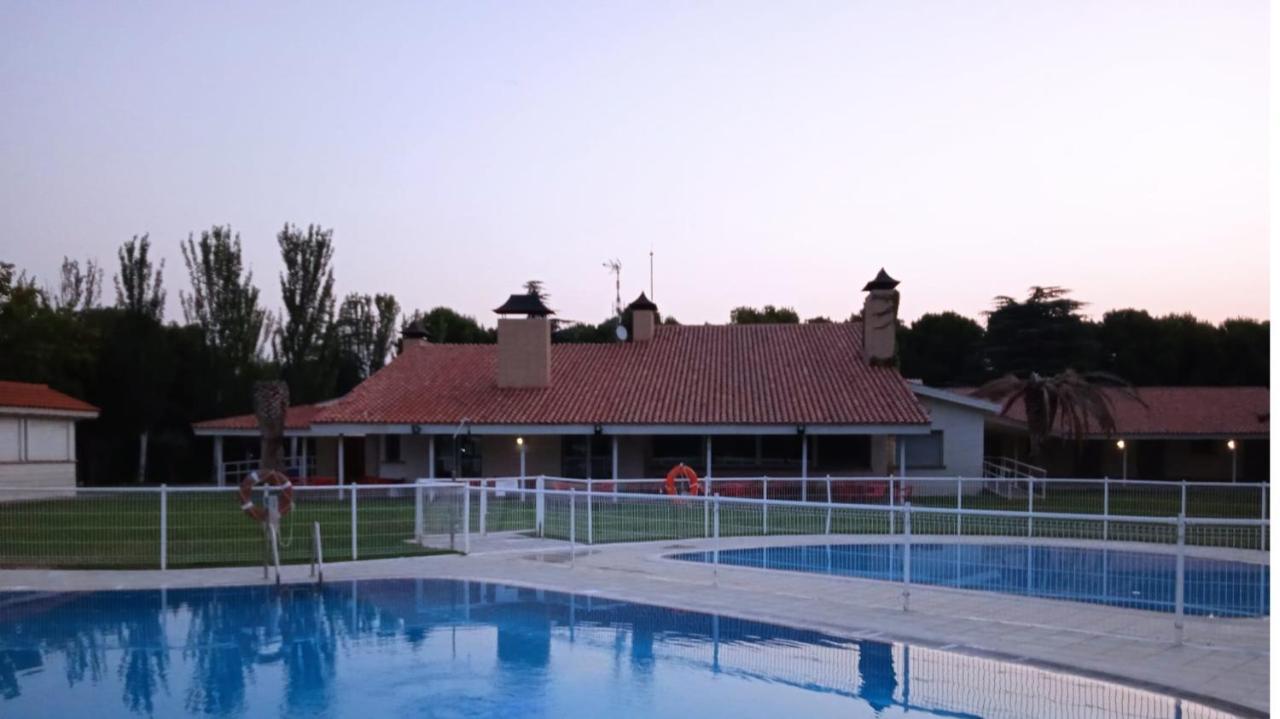Bungalows Zaragoza Camping מראה חיצוני תמונה