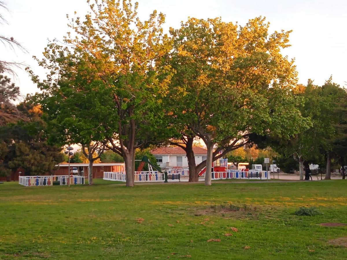 Bungalows Zaragoza Camping מראה חיצוני תמונה